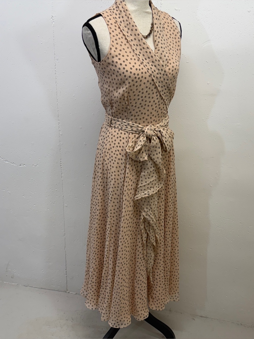 100% Silk dress by Dana Buchman sleeveless champagne shade fit & flair